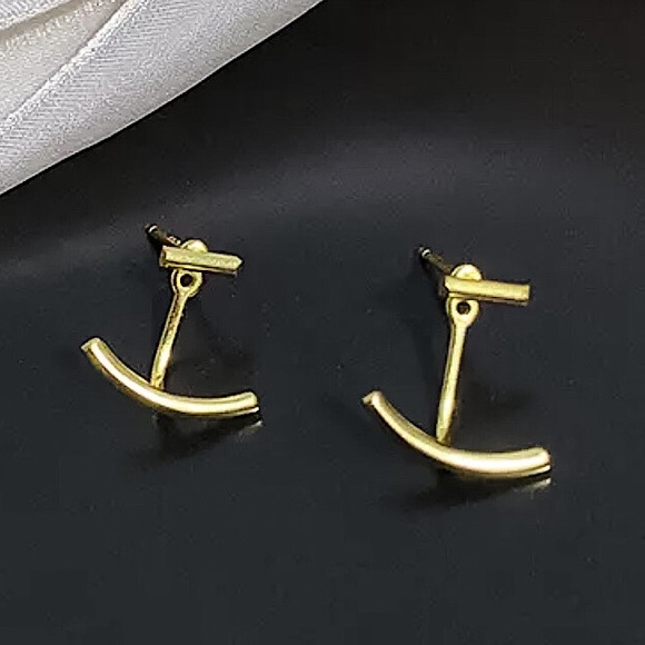 🔵𝟲𝟱%𝗢𝗙𝗙 𝗯𝘂𝗻𝗱𝗹𝗲𝘀 𝟯+🔵 NEW Gold Curved Line Minimalist Jacket Earrings - Picture 5 of 8